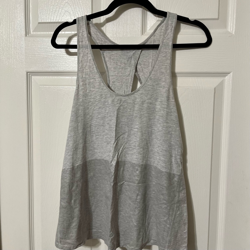 Lululemon top